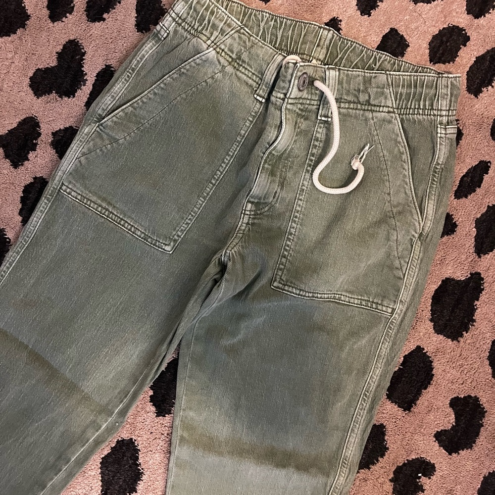 Green American eagle cargo pants